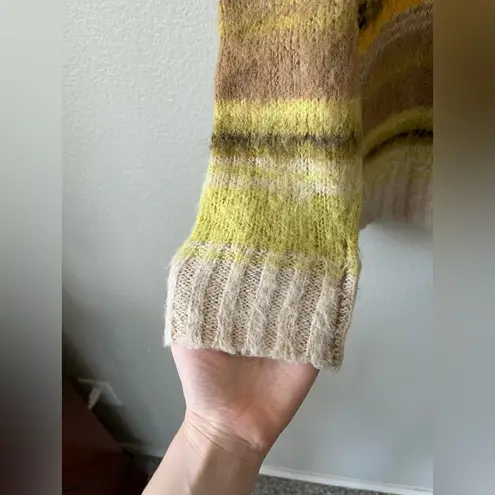 Every Fuzzy Vintage Stripe Crew Neck Long Sleeve Sweater in Women's Size S Yellow