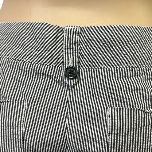 Tommy Hilfiger  Mid Rise Striped Blue White Seersucker Cuffed Shorts Womens 8