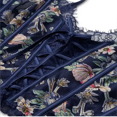 Victoria's Secret Victoria’s Secret Dream Angels Unlined Embroidered Lace Up Top M Medium B Navy