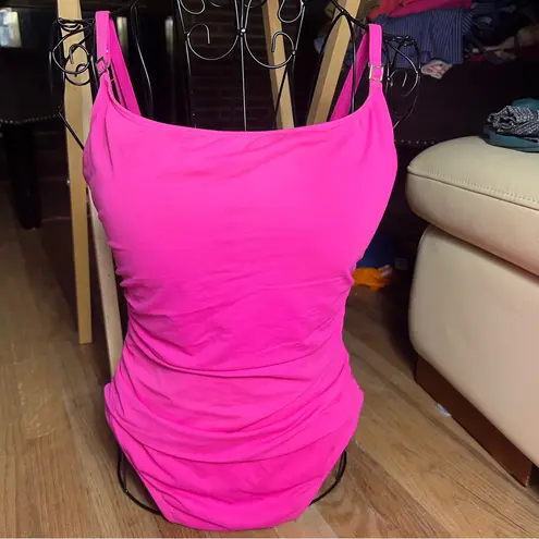 La Blanca Pink Classic One Piece Swimsuit no tag is like size M swimwear summer