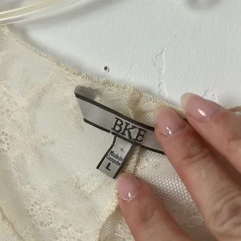 BKE Sheer Lace Floral Long Sleeve Top Cream Size Large