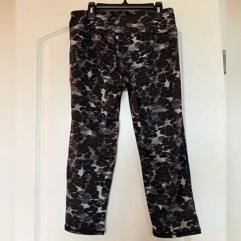 Athleta NWT  Cheetah Chatarunga Capri Leggings Black and Gray