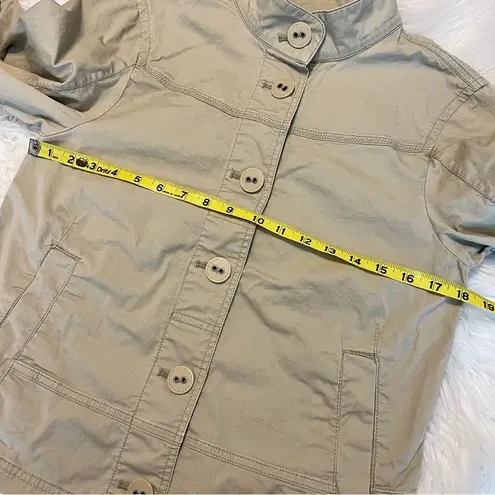 Eddie Bauer  Khaki Short Jacket women’s XS but fits bigger button front Neutral