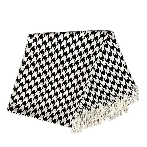 Houndstooth  scarf 