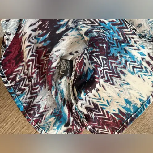 Tahari Multicolor Sleeveless Women's Top. . Size medium.