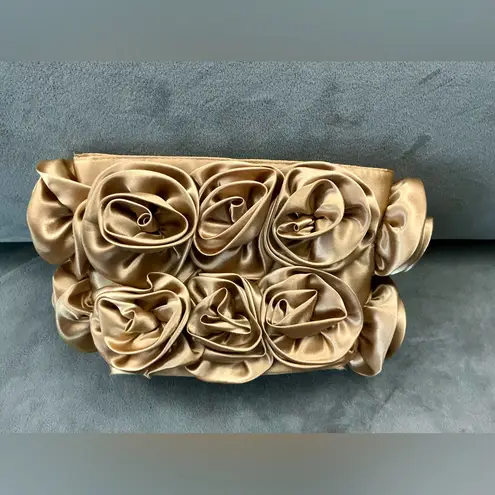 Pretty satin clutchπππ Gold
