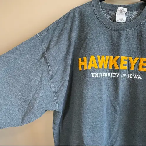 Gildan  Iowa Hawkeyes Gray Crewneck Sweatshirt 2XL