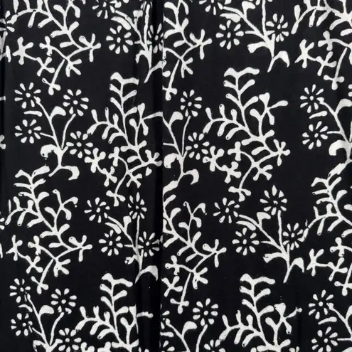 Soft Surroundings Sleeveless Blouse Tunic M Black White Rayon Boho Floral Print