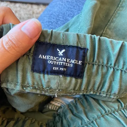 American Eagle  army green pull on shorts