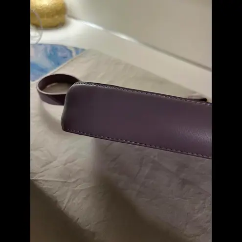 Stylish Purple Woven Handbag with Gold Chain Strap