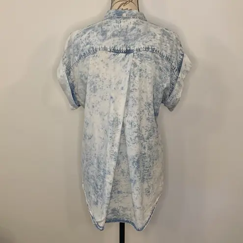 Thread and Supply  acid wash chambray button front shirt top S