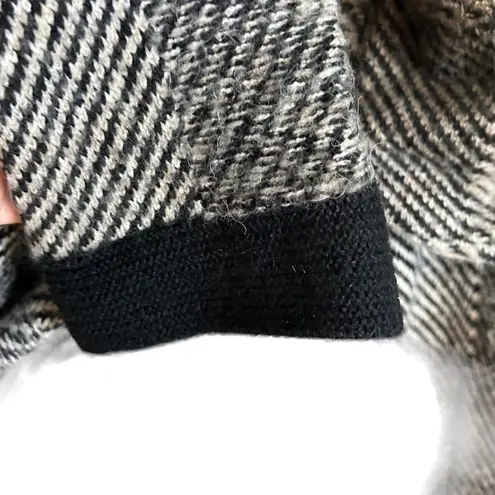 Belamie Cardigan / Jacket with Three Snap Closure Wide Collar Size Small