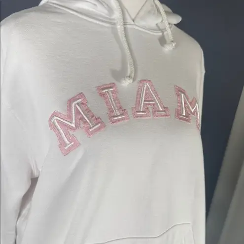 J. America Women’s White Embroidered MIAMI College Hoodie Size L NEW