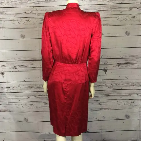 Vintage Argenti 100% pure Silk red skirt suit with asymmetrical closing size 6