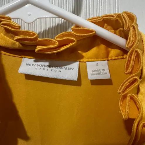 New York & Co Women’s Yellow Sleeveless Top Stretch Ruffle V