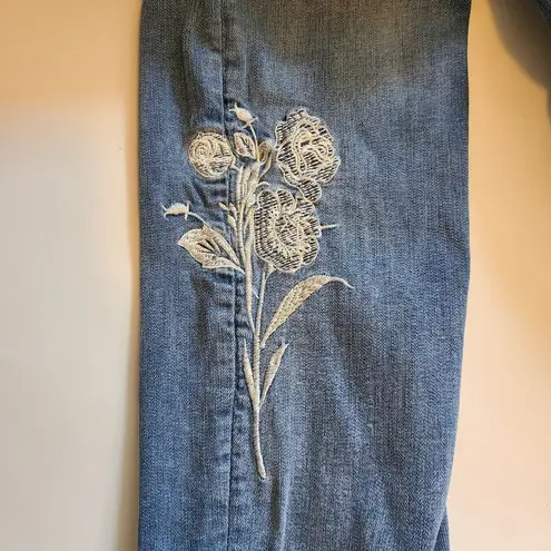 Ruff Hewn  Size 10 Floral Embroidered High Rise Mom Jean