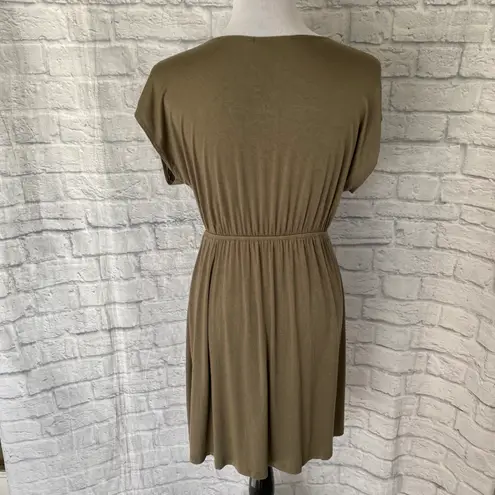 Soprano women M short sleeve beaded v-neck dress w/elastic waist khaki