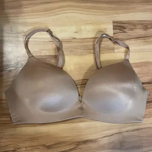 Victoria's Secret VS So Obsessed Smooth Wireless Push Up Bra - Image 3