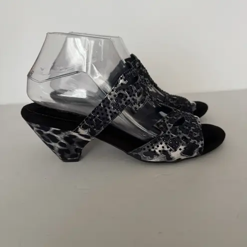 Joan Boyce Heels Women 8 W Black Gray Cheetah Leopard Rhinestone Velour Slide