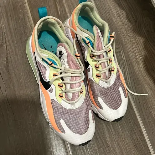 Nike Air Max 270 React SE
Light Arctic Pink (Women's)