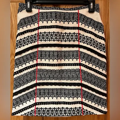 Anthropologie  Tabitha White w/ Black Lace & Red Piping Lined Pencil Skirt Size 2