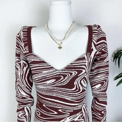 ASTR  Bodycon Knit Mini Dress in Wine & White