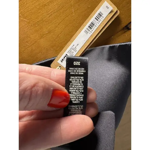 SKIMS Wireless Form Push Up Plunge Bra 32D Lot of 2 NWT Black Sienna