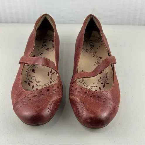 Taos Footwear Scamp Mary Jane Red Leather Flat Perforated Detailing Women Size 9