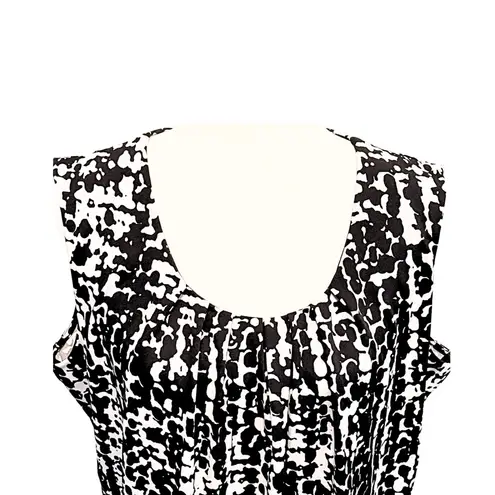 Jones Studio Black & White Pleated Pattern Tank Top Blouse