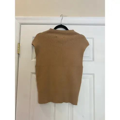 Moon & Madison Women’s Preppy Sleeveless Sweater NWT Size Medium Brown