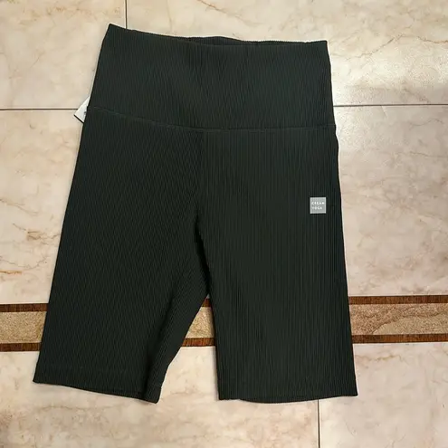 NWOT HARPER BIKER SHORTS HUNTER GREEN 8" Size XS