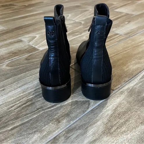 Calvin Klein NWOB Women's Deandre Ankle Boot SIZE 6