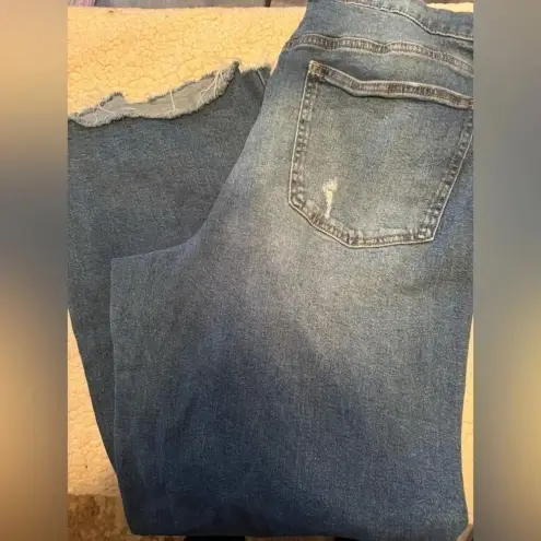 Celebrity Pink Women’s‎  HI Rise medium wash distressed Jeans Size 21/35 NWOT