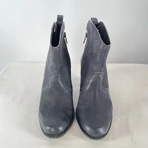 Charles David  Leather‎ Zipper Ankle Booties in Grey Size 5.5
