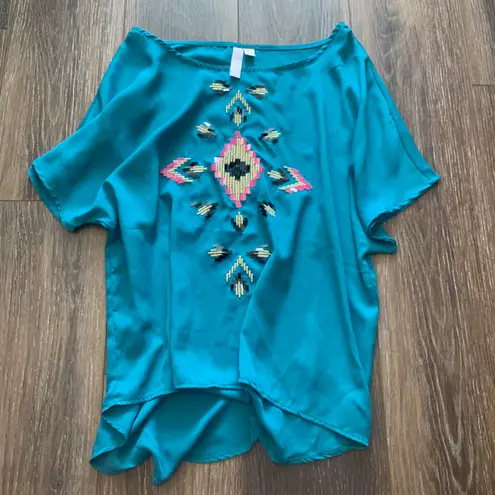 Alya Blue flowy top with beaded design by  size small