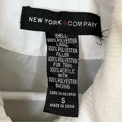 NEW YORK & COMPANY NY&C Solid White Puffer Zip Up Vest Small