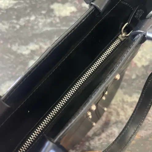 Tod's Black Tote Bag with Minimalist Design