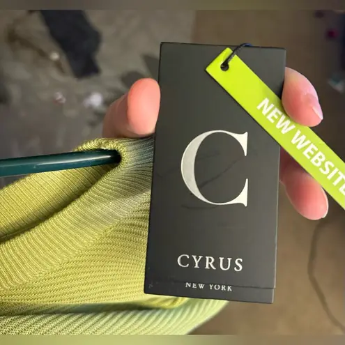 Cyrus Brand New Women’s 3/4 Sleeve Top Size 1x