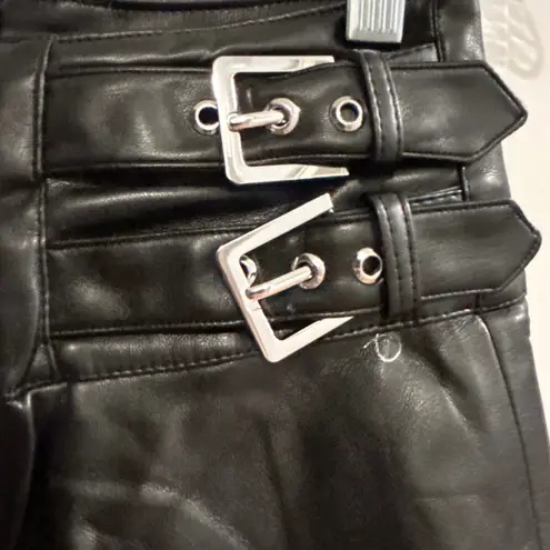 WETHEWEARWHAT Black Faux Leather Buckle Pleated Mini Skirt Size 6