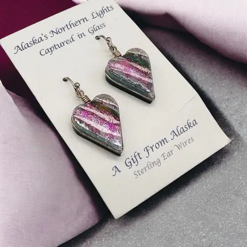 NWT Alaska’s Northern Lights Handcrafted Sterling Glass Heart Dangle Earrings Pink