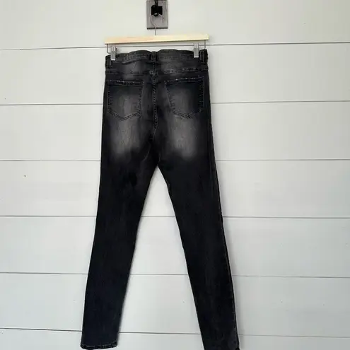 Universal Standard Women’s 8 Distressed Grey 5 Pocket Vintage Logan Jeans