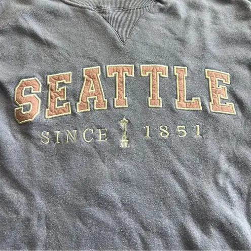 Seattle Embroidered Lavender Crewneck Sweatshirt β Size L Purple Size L