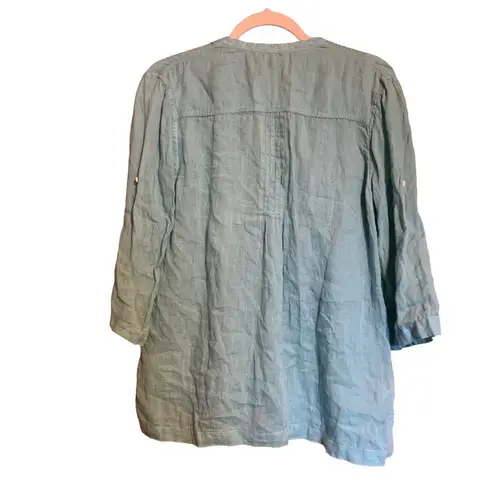 Tommy Bahama  Womens Size Medium Blue Linen Pintucked Accent Button Blouse