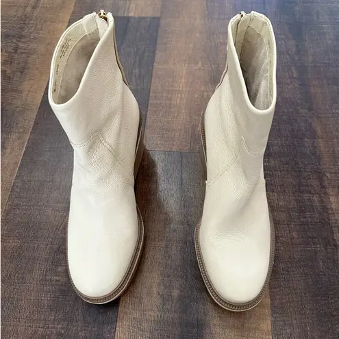 Louise et Cie  Cream Sanji Platform Wedge Bootie Size 7