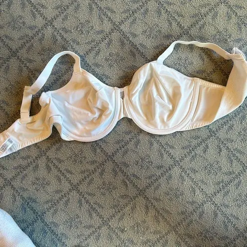 Natori  nwt 40D bra white new excellent support adjustable size 40 D new!!