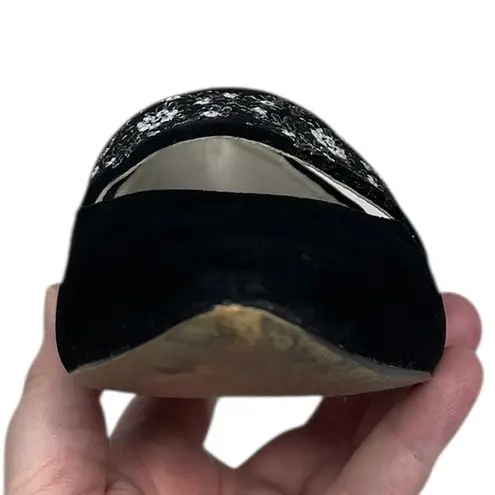 Bettye Muller Black Velvet Pointed Toe Flats Sequins Floral Embroidery Womens 7M