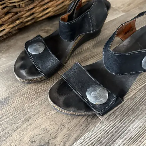 Taos Black Carousel Wedge Sandals with Silver Buttons Size 39 (Fits Like 8.5)