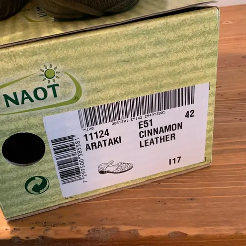 Naot Women's Arataki Cinnamon Leather NIB size 42 Red