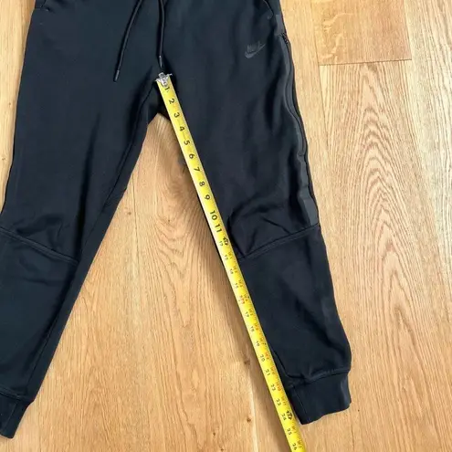 Nike  - Zip Pocket Sweatpants / Joggers in Black