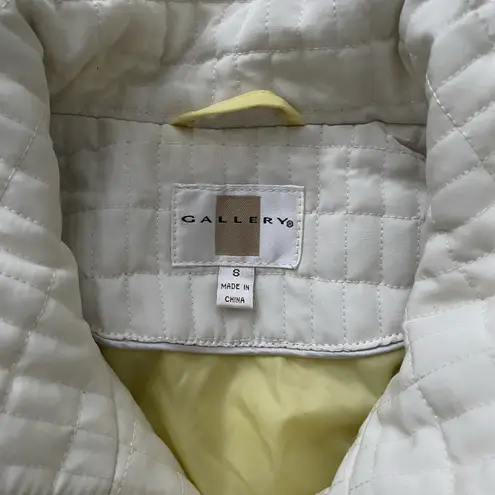 Gallery  standard collar quilted coat. S Small Yellow.